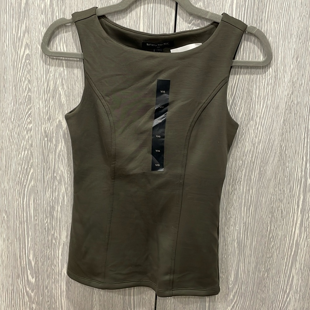 NWT - BANANA REPUBLIC TOP - SIZE XXS